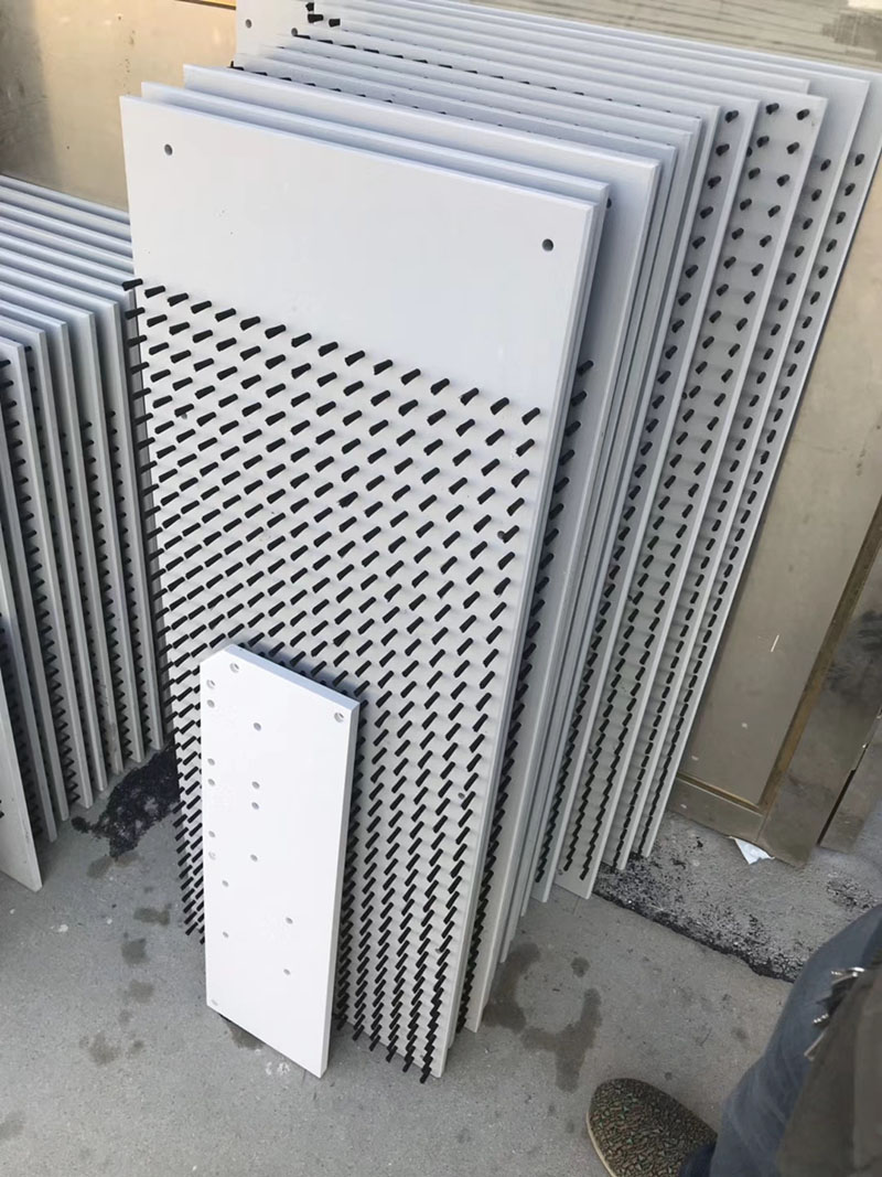 數(shù)控沖床工作臺(tái)毛刷板